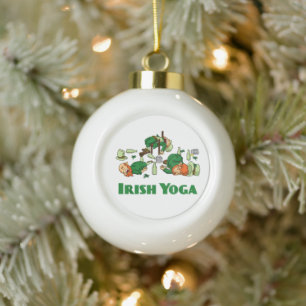 Irischer Yoga Lustiger St. Patrick's Day Keramik Kugel-Ornament
