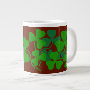 Irisches Kleeblatt, grünes Klee/rote Kaffeetasse/T Jumbo-Tasse