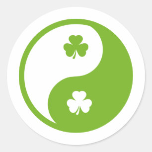 irisches Kleeblatt Ying und Yang Runder Aufkleber