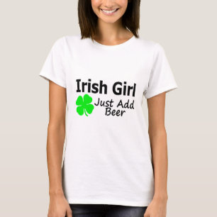 Irisches Mädchen addieren gerade Bier T-Shirt