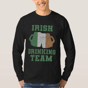 Irisches Trinkteam Lustiger St. Patrick's Day Irla T-Shirt