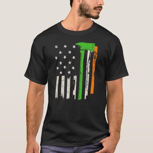 Irish American Firefighter Flag and Ax  T-Shirt (Vorderseite)