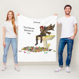 Irish Boy Fairy auf Mushroom Fleece Blanket