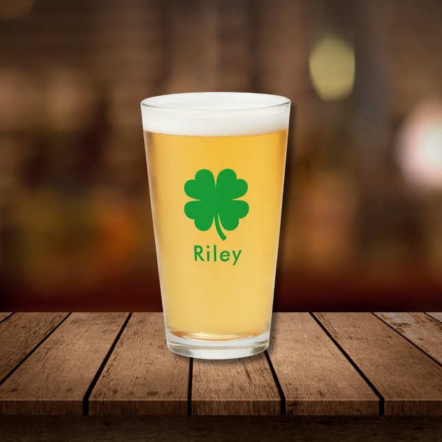 Irish Clover Personalisiert Monogram Name Beer Glas (Von Creator hochgeladen)