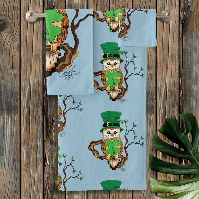 Irish Clovers Owl Green Badhandtuch Set (Von Creator hochgeladen)