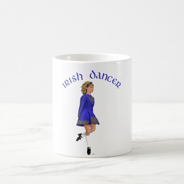 Irish Dancer Blonde in Blue Kaffeetasse (Mittel)