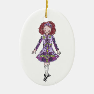 Irish Dancer in Lila Keramik Ornament
