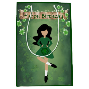 Irish Dancer mit Black Hair Happy Birthday Dance Mittlere Geschenktüte