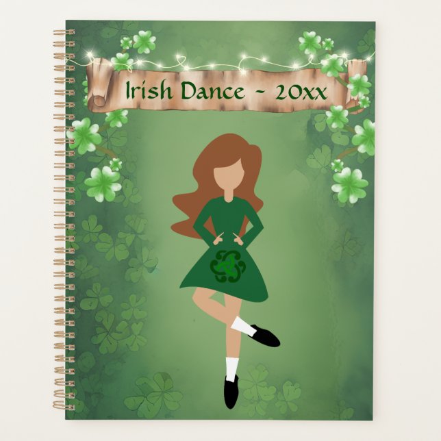 Irish Dancer mit Braunhaar und Clovers Dance Planer (Vorderseite)