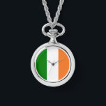 Irish Flag Fills Necklace Armbanduhr<br><div class="desc">Die Necklace-Uhr verfügt über eine irische Flagge, die den gesamten druckbaren Raum füllt. Einfaches, aber schönes Design, um Ihr Erbe und Ihre Kultur zu teilen. Ein tolles Geschenk für jeden Anlass für Ihre Lieblings-Irin. Nicht nur toll, den St. Patrick's Day zu feiern, sondern auch Wiedersehen, Mütter- und Vatertag, Reisegruppen und...</div>