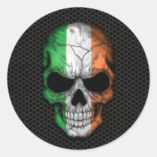 Irish Flag Skull auf Steel Mesh Graphic Runder Aufkleber