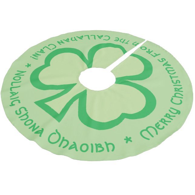Irish Gaelic Weihnachtsgrüße mit Familienname Polyester Weihnachtsbaumdecke (Schrägansicht)