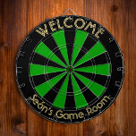 Irish Green Black Custom Metal Cage Dorm Game Room Dartscheibe<br><div class="desc">Erstellen Sie Ihre eigene, personalisierte, lustige, coole, stilvolle, irisch-grüne und schwarze Farbe, Regelgröße (18" Durchmesser, 1"h) Aluminium Rahmen Blechkartentafel. Es gibt 6 Messingdarts (3 amerikanische Dart-Flüge und 3 britische Dart-Flüge). Sie können es überall montieren - über Ihrem Abfallkorb bei der Arbeit oder auf Ihrem Studentenwohnzimmer / Mannhöhle / den /...</div>