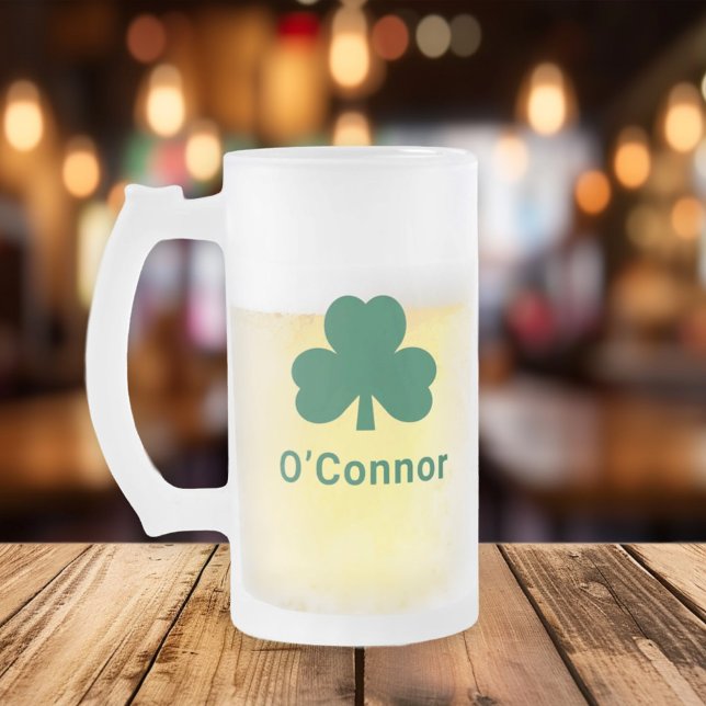 Irish Green Cloue Personalisierter Nachname Mattglas Bierglas (Von Creator hochgeladen)