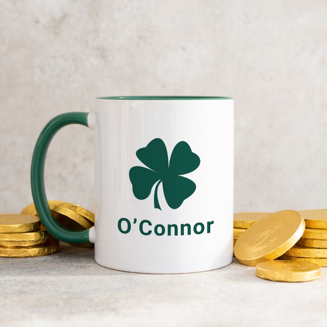 Irish Green Cloue Personalisierter Nachname Tasse (Von Creator hochgeladen)