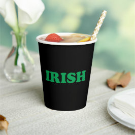 Irish Green schwarze Typografie Saint Patrick's Da Pappbecher