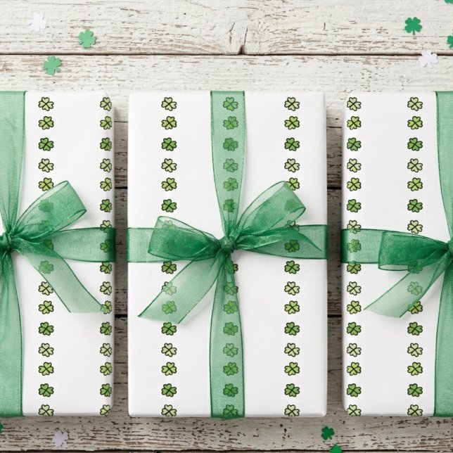 Irish Green Shamrock Stripes Geschenkpapier (Irish Wrapping Paper for Elegant St Patrick's Day Party. Festive Green Four Leaf Clover Stripes)