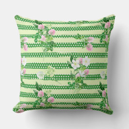 IRISH GREEN SHAMROCKS AND TINY PINK FLOWERS KISSEN