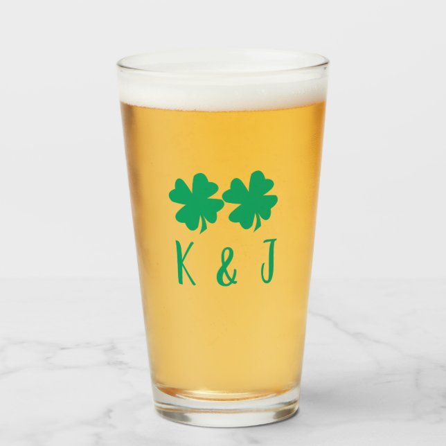 Irish Kleeblatt Green Clover Monogram Couple Name Glas (Vorne (Gefüllt))