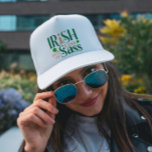 Irish Lass voll von Sass Funny St Patrick's Day Truckerkappe<br><div class="desc">Irish Lass voll von sass Funny St Patrick's Day. Wenn du ein Iren voller Sass lasst? Dann ist dieses lustige St. Patrick's Day Design perfekt für Sie! Das einzige,  was zu tragen,  um das Land der Kobolden am St. Patrick's Day zu feiern. Grün und Orange.</div>