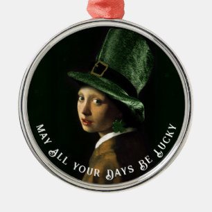 Irish Lass with a Pearring Ornament Aus Metall