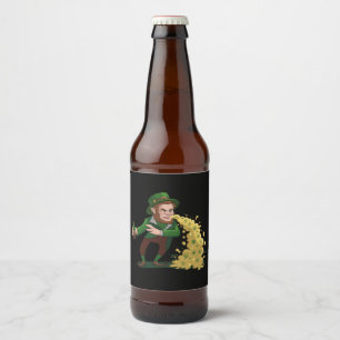 Irish Leprechaun Tossing Lucky Cookies Funny Bierflaschenetikett