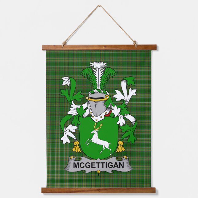 Irish McGettigan or Gethin Coat of Arms Family Cre Wandteppich Mit Holzrahmen (Vorderseite)