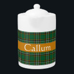 Irish National Tartan Personalisiert<br><div class="desc">Feiern Sie Ihre Liebe von allem,  was Irland mit diesem Teekessel mit dem irischen Nationaltartan-Muster. Personalisieren mit Namen oder Begrüßungsnachrichten im mittleren Textbereich</div>
