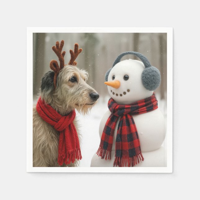 Irish Wolfhound Gazing at a Cute Snowman Serviette (Vorderseite)