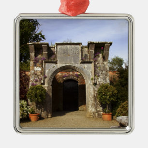 Irland, das Schloss Dromoland Walled Garden Ornament Aus Metall