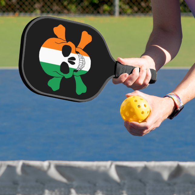 Irland - Flaggenschädel und -kreuze Pickleball Schläger (InSitu)