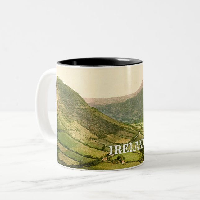 Irland Landkreis Antrim Vintage Szene Zweifarbige Tasse (Vorderseite Links)