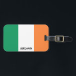 Irland National Flag Patriotic Gepäckanhänger<br><div class="desc">Der Patriotische Gepäckmarke der irischen Flagge mit der irischen Flagge, auf der eine Seite des Tags gedruckt wurde. Der mit dem lebendigen Schriftart geschriebene Ländername ist in das Design am unteren Rand integriert. Der Text kann mit der Funktion "Anpassen!" vollständig angepasst werden. Die andere Seite des Tags ist für Ihre...</div>
