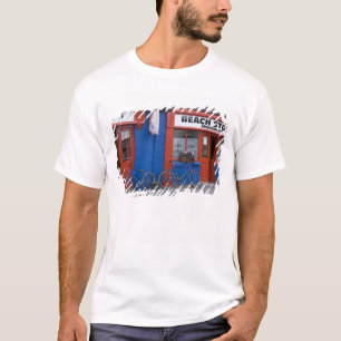 Irland, Strandhill. Schaufenster mit Fahrrädern T-Shirt