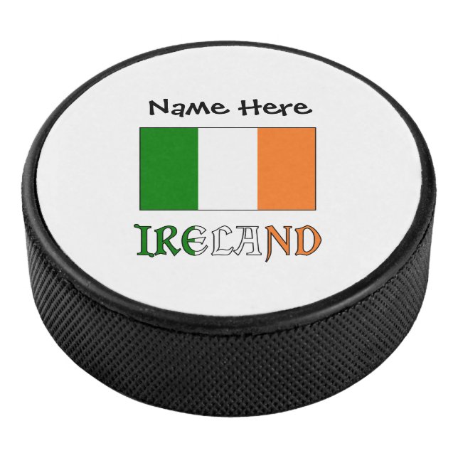 Irland und die irische Flagge mit Ihrem Namen Eishockey Puck (3/4)