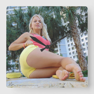 Iryna Quadratische Wanduhr