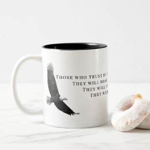 Isaiah 40:31 Schwarzer und Weißer Adler rasend Zweifarbige Tasse