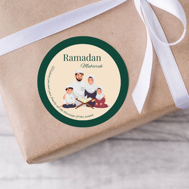 Islamischer Ramadan-Gruß-Aufkleber – Familienthema Runder Aufkleber (Von Creator hochgeladen)