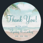 Island Breeze Painted Beach Hochzeit Vielen Dank Runder Aufkleber<br><div class="desc">Insel Breeze Painted Beach Szene,  mit Ocean Waves,  Sandy Beach und Palmen,  mit einem schönen aquamarinen blauen Himmel. Mit modernen Typografie-Script-Schriftart. Ein Sommer tropischer Strand,  oder Hochzeit in Urlaubsort Design - Personalisierte Hochzeit Vielen Dank für Sticker! ~ Karo mein Shop zu sehen,  die gesamte Hochzeitssuite für dieses Design!</div>