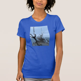 Isländer-Viking-Schiffs-Skulptur T-Shirt