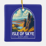 Isle of Skye Scotland Reiseart Vintag Keramikornament<br><div class="desc">Isle of Skye Retro Vektor-Reise-Design. Die Insel Skye,  die mit der schottischen Nordwestküste durch eine Brücke verbunden ist,  ist bekannt für ihre wilden Landschaften,  malerischen Fischerdörfern und mittelalterlichen Burgen.</div>
