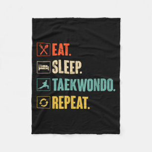 Iss Essen Taekwondo Wiederholung Retro Vintage Tae Fleecedecke