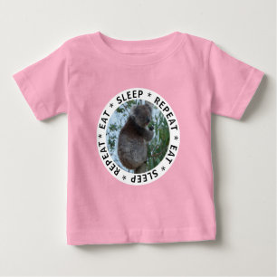 Iss Schlaf Wiederholung Niedlichen Funny Koala in  Baby T-shirt