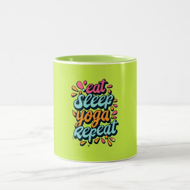 Iss Sleep Yoga Wiederholung Typografie Zweifarbige Tasse (Mittel)