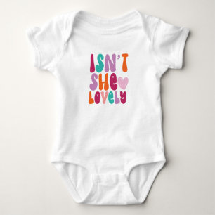 Ist sie nicht lieblich Boho Retro Typografie Baby  Strampler