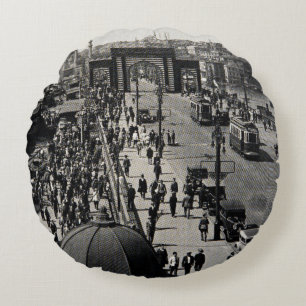 ISTANBUL, TURKEY - CIRCA 1900's :Vintage cityscap Rundes Kissen