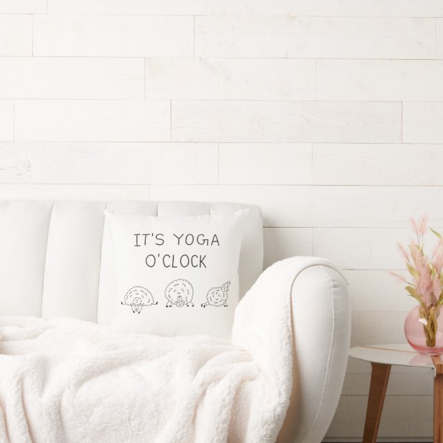 It’s Yoga O’Clock Sheep Kissen (Liege)