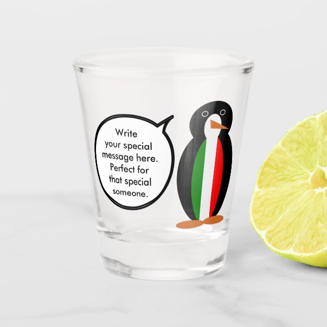 Italian Talking Ms Penguin Personalized  Schnapsglas (Vorderseite)