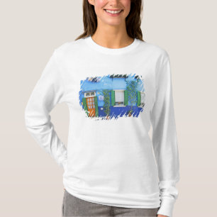 Italien, Burano. Ein farbenfrohes Haus in Burano i T-Shirt