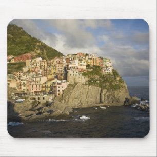 Italien, Cinque Terre, Manarola. Dorf auf der Klip Mousepad